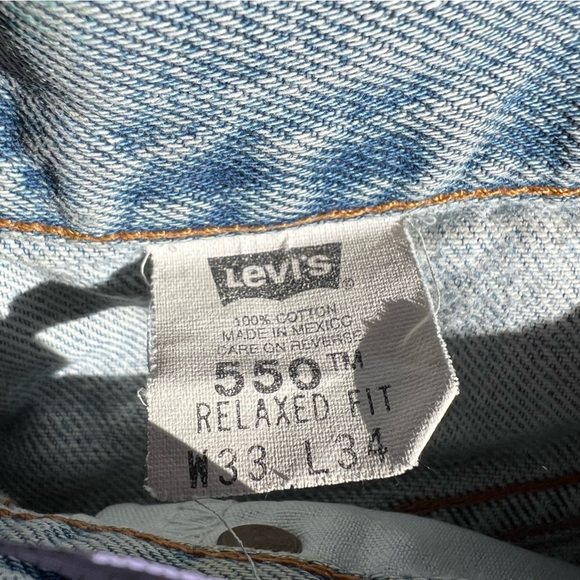 Distressed Levi High Waisted 550 Shorts - Picture 10 of 10